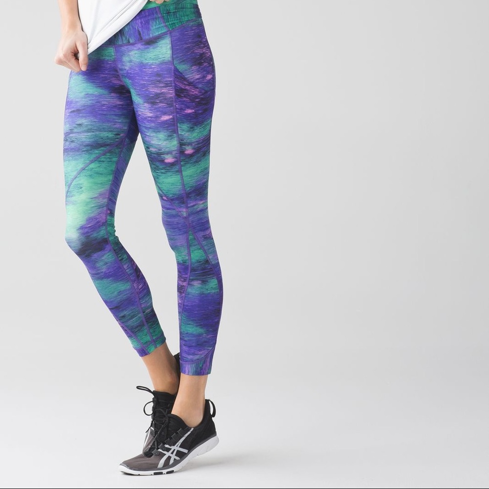 LAST CHANCE Lululemon time to shine tight